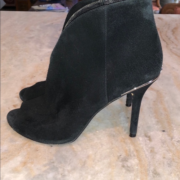 Michael Kors booties - Picture 2 of 5